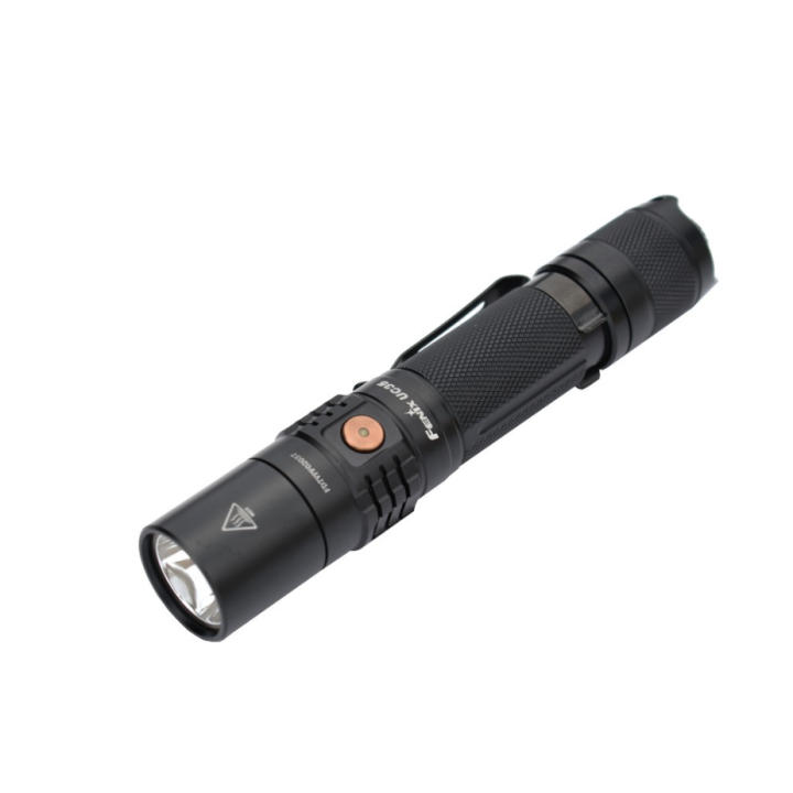 LAMPE FENIX UC 35 LAMPE RECHARGEABLE  960 LUMENS.